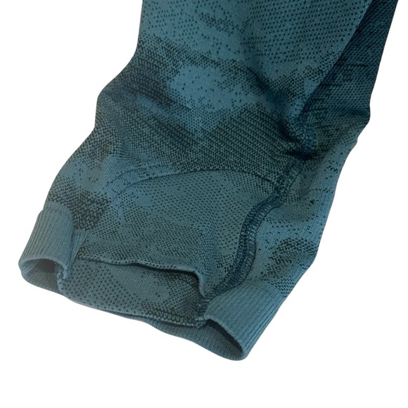 Lululemon Teal Camouflage Long Sleeve Shirt - Picture 4 of 6